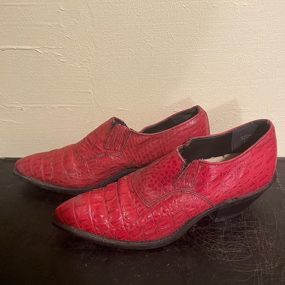 Vintage red leather crocodile look western booties - Picture 3 of 6